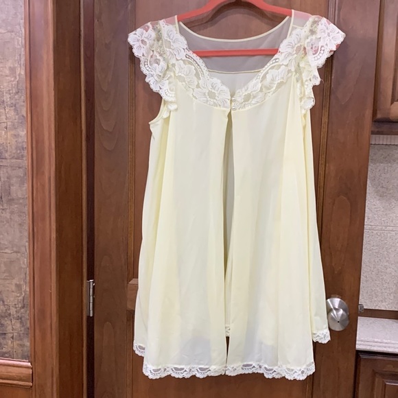 shadowline Other - 𝅺BUTTERY yellow vintage Shadowline nightie size Medium